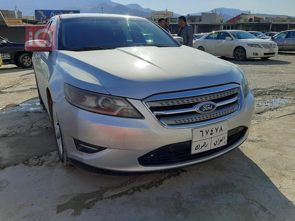 Ford Taurus